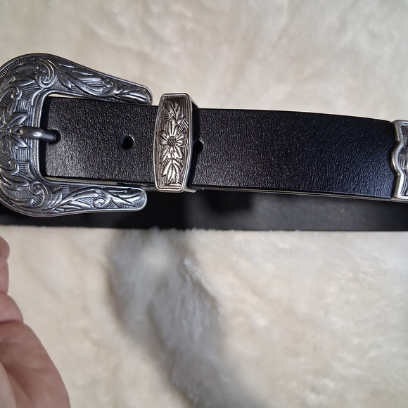 Black and Silver Ornate Western Belt - Picture 8 of 8